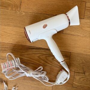 T3 featherweight Hair Dryer